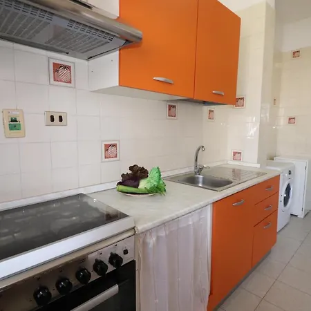 Casa Rita 2 6 Posti 度假居